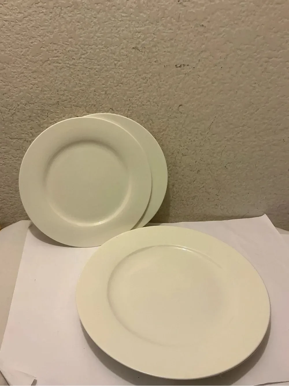 Mikasa Delray Bone China (6 Piece Set) Of 4 Dinner & 2 Salad Plates G26